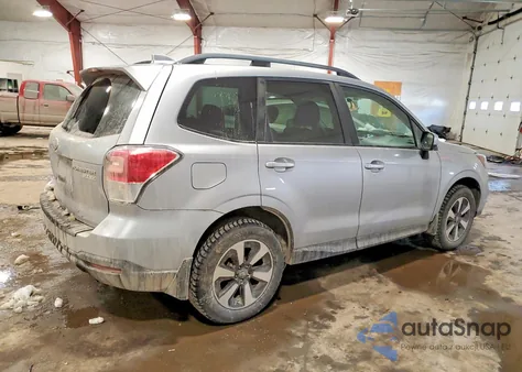2017 Subaru Forester 2.5I Premium z USA, uszkodzony, nr VIN JF2SJAEC2HH455039